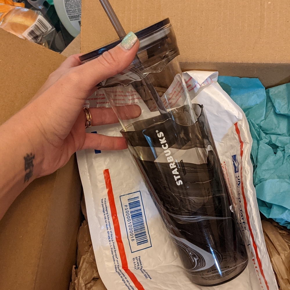 PSA Mailers and cups don't mix 😭